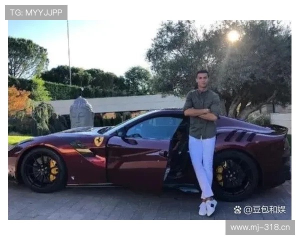 C罗最新买的豪宅，那车库停的车比我家还多，咋活啊这生活节奏