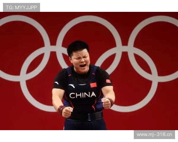 汪周雨训练完直接拎爱马仕去吃宵夜，这姐的日常比偶像剧还敢拍