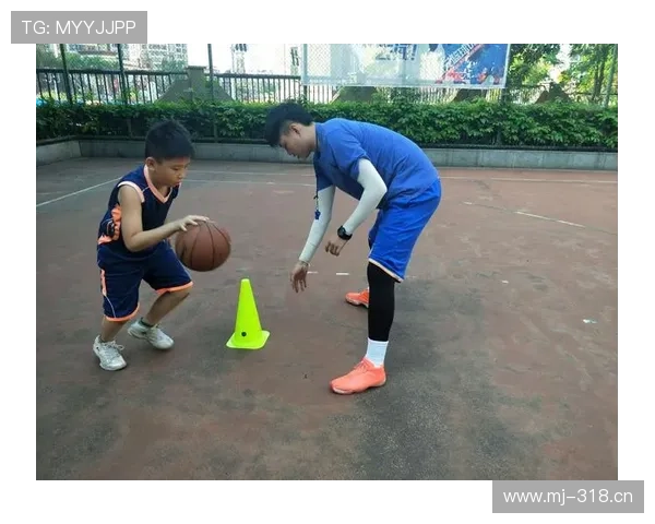 运球变向在篮球中哪些动作算走步违例？实战新手必看解读